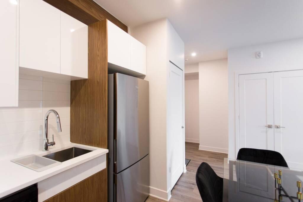 Live Like A Local In This Superb Loft By Den Stays Монреаль Экстерьер фото