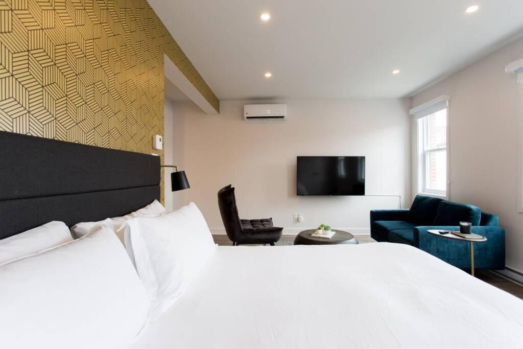 Live Like A Local In This Superb Loft By Den Stays Монреаль Экстерьер фото